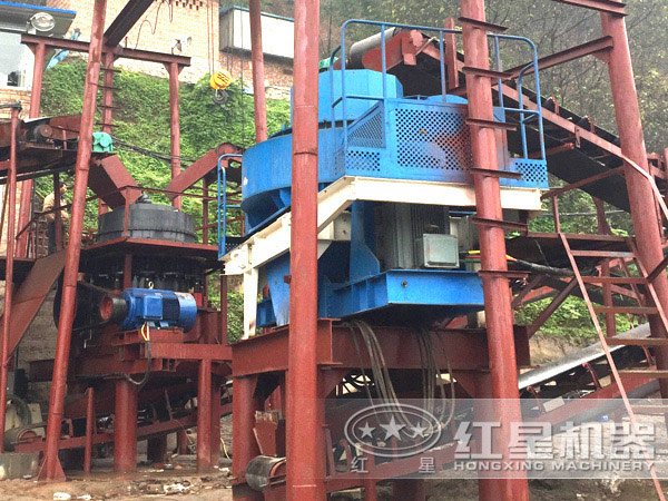 每小時(shí)產(chǎn)420t制砂機(jī)工作現(xiàn)場 每小時(shí)產(chǎn)420t制砂機(jī)工作現(xiàn)場