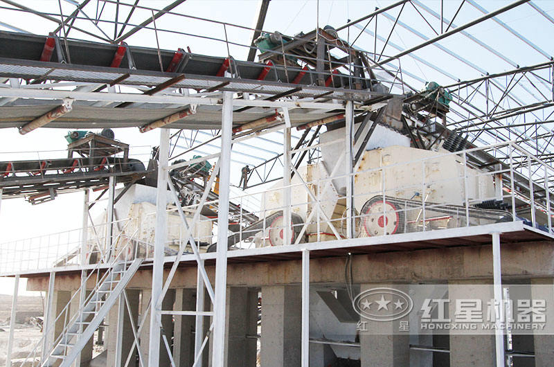 河北時產700噸二段破碎生產線現場:反擊破 河北時產700噸二段破碎生產線現場:反擊破