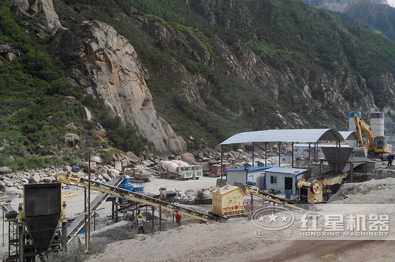 固定人工砂生產線現場,配鄂破機+反擊破+VSI制砂機 固定人工砂生產線現場,配鄂破機+反擊破+VSI制砂機