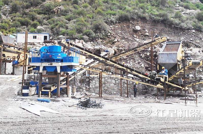 制砂生產(chǎn)線現(xiàn)場(chǎng) 制砂生產(chǎn)線現(xiàn)場(chǎng)