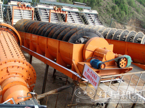 螺旋分級(jí)機(jī)工作現(xiàn)場(chǎng)圖片 螺旋分級(jí)機(jī)工作現(xiàn)場(chǎng)圖片