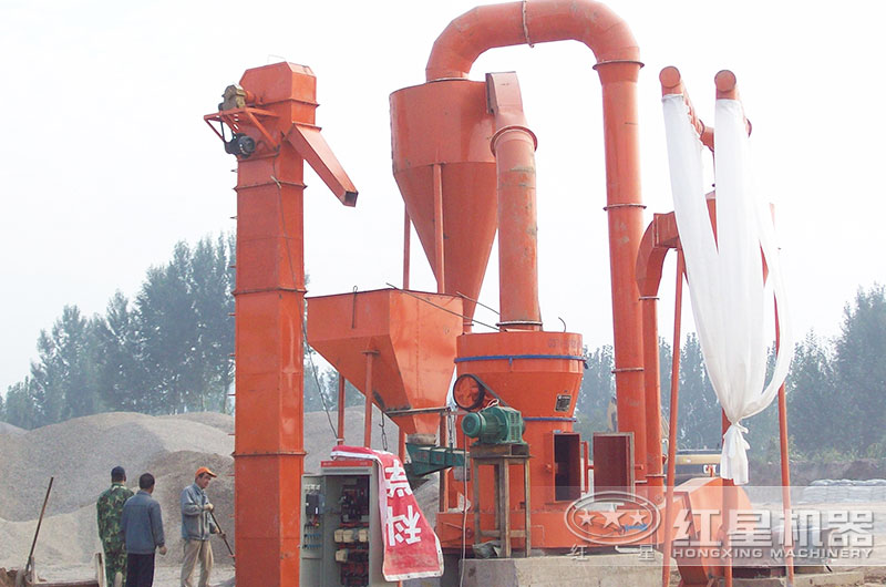 雷蒙磨粉機(jī)工作現(xiàn)場圖片 雷蒙磨粉機(jī)工作現(xiàn)場圖片