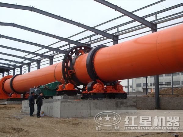 回轉(zhuǎn)窯工作現(xiàn)場(chǎng) 回轉(zhuǎn)窯工作現(xiàn)場(chǎng)